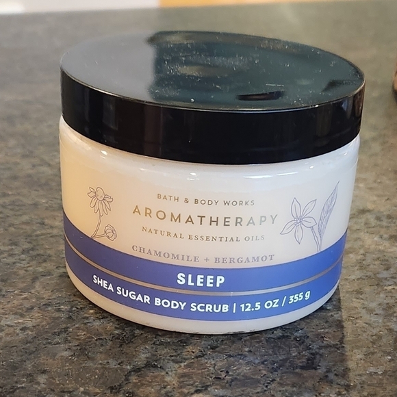 Bath & Body Works Sleep Sugar Scrub - Picture 1 of 3